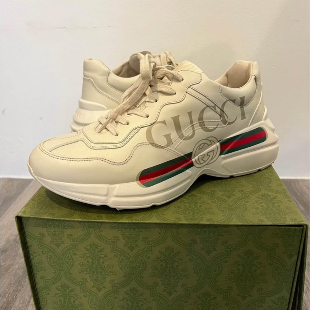 Gucci Cream Sneakers with Green and Red Accents